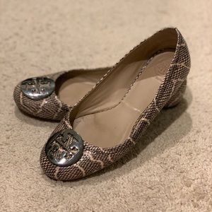 Tory Burch Reva Ballet Flat Cobra Embossed 7.5 sz